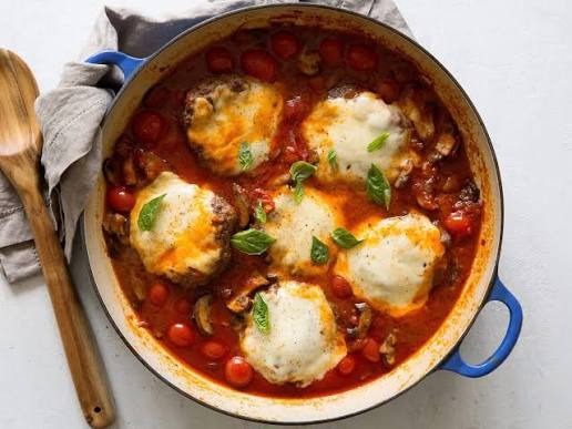 Hamburger Patties in Tomato Sauce & Cheese